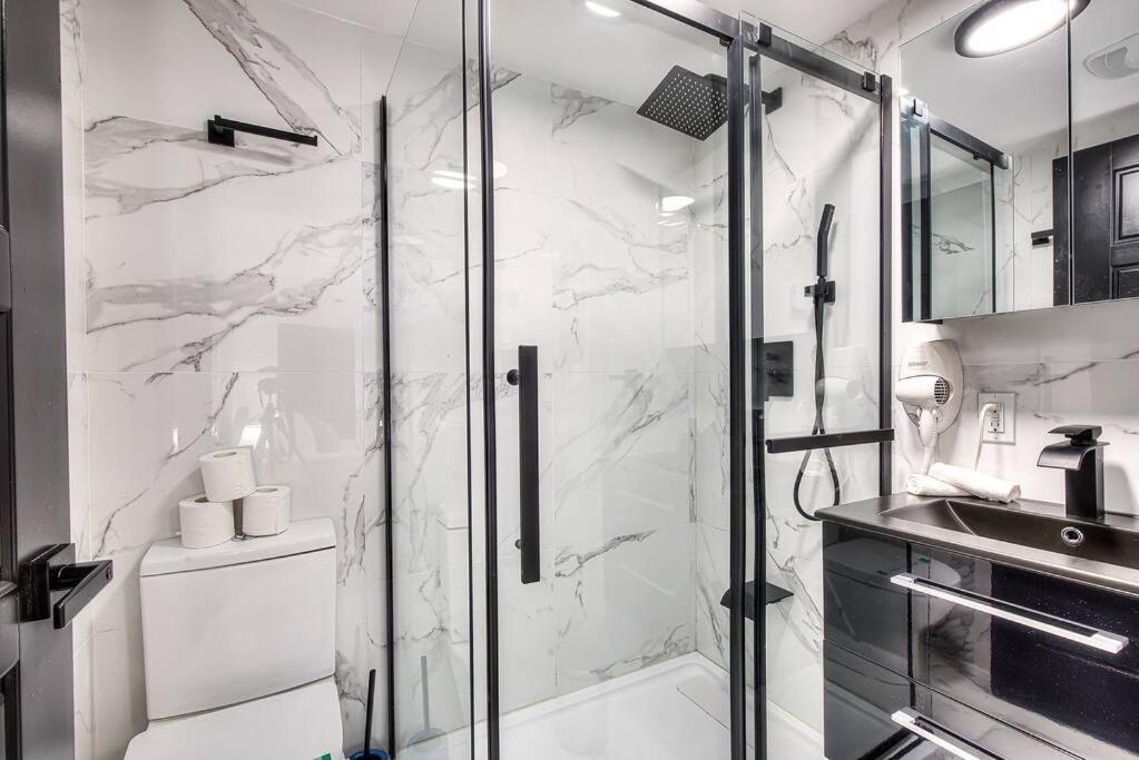 Ndg Dreams! New & Modern 3Br Easy City Life มอนทรีอัล ภายนอก รูปภาพ