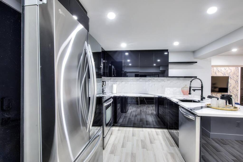 Ndg Dreams! New & Modern 3Br Easy City Life มอนทรีอัล ภายนอก รูปภาพ