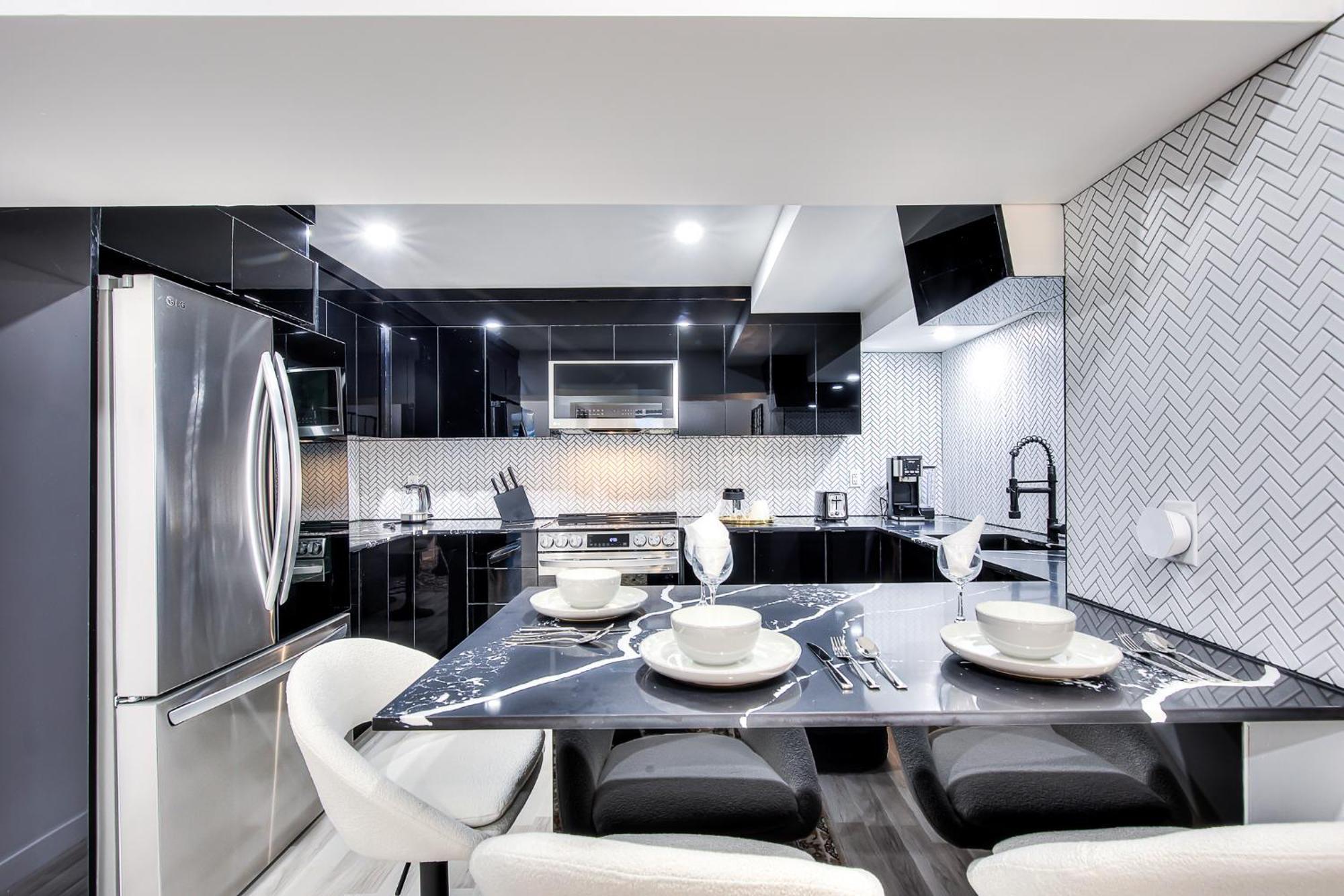 Ndg Dreams! New & Modern 3Br Easy City Life มอนทรีอัล ภายนอก รูปภาพ