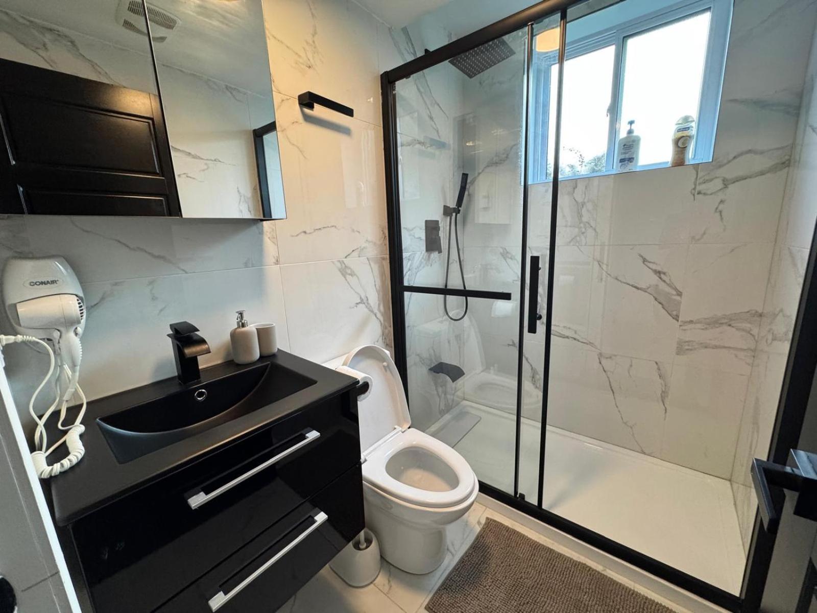 Ndg Dreams! New & Modern 3Br Easy City Life มอนทรีอัล ภายนอก รูปภาพ