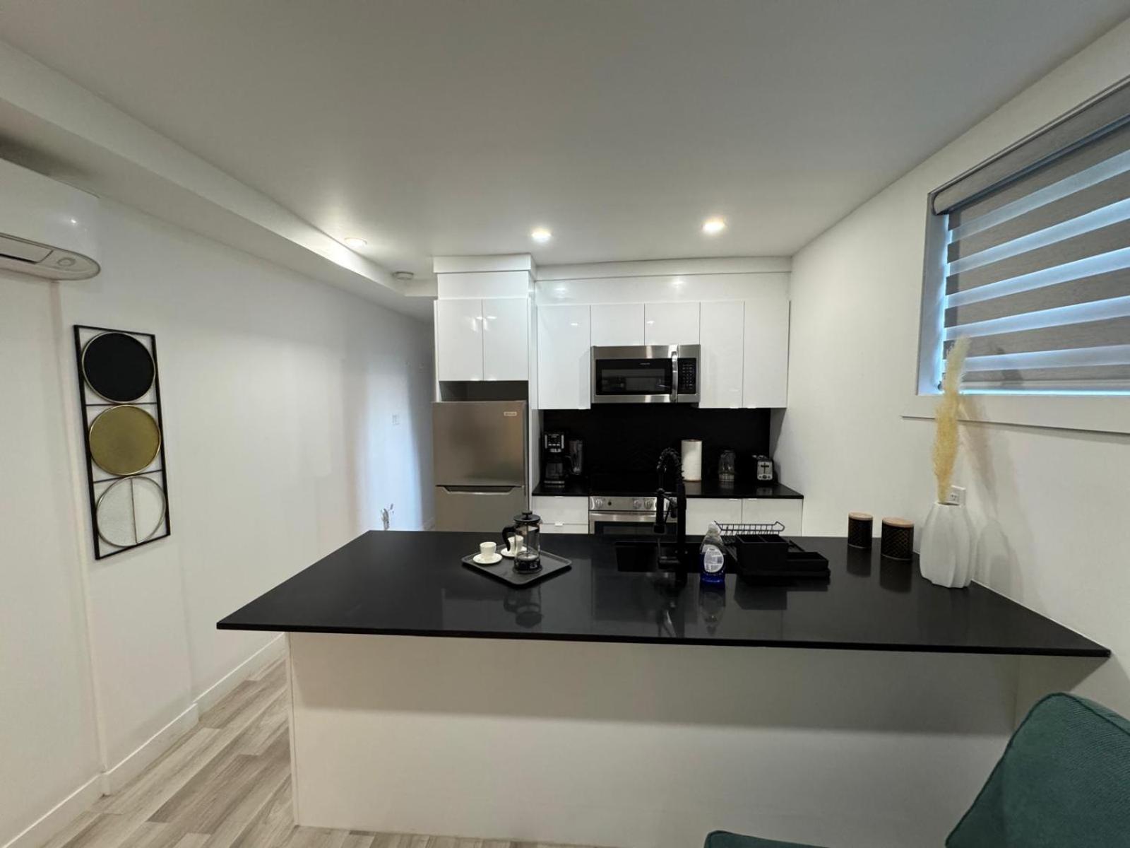 Ndg Dreams! New & Modern 3Br Easy City Life มอนทรีอัล ภายนอก รูปภาพ